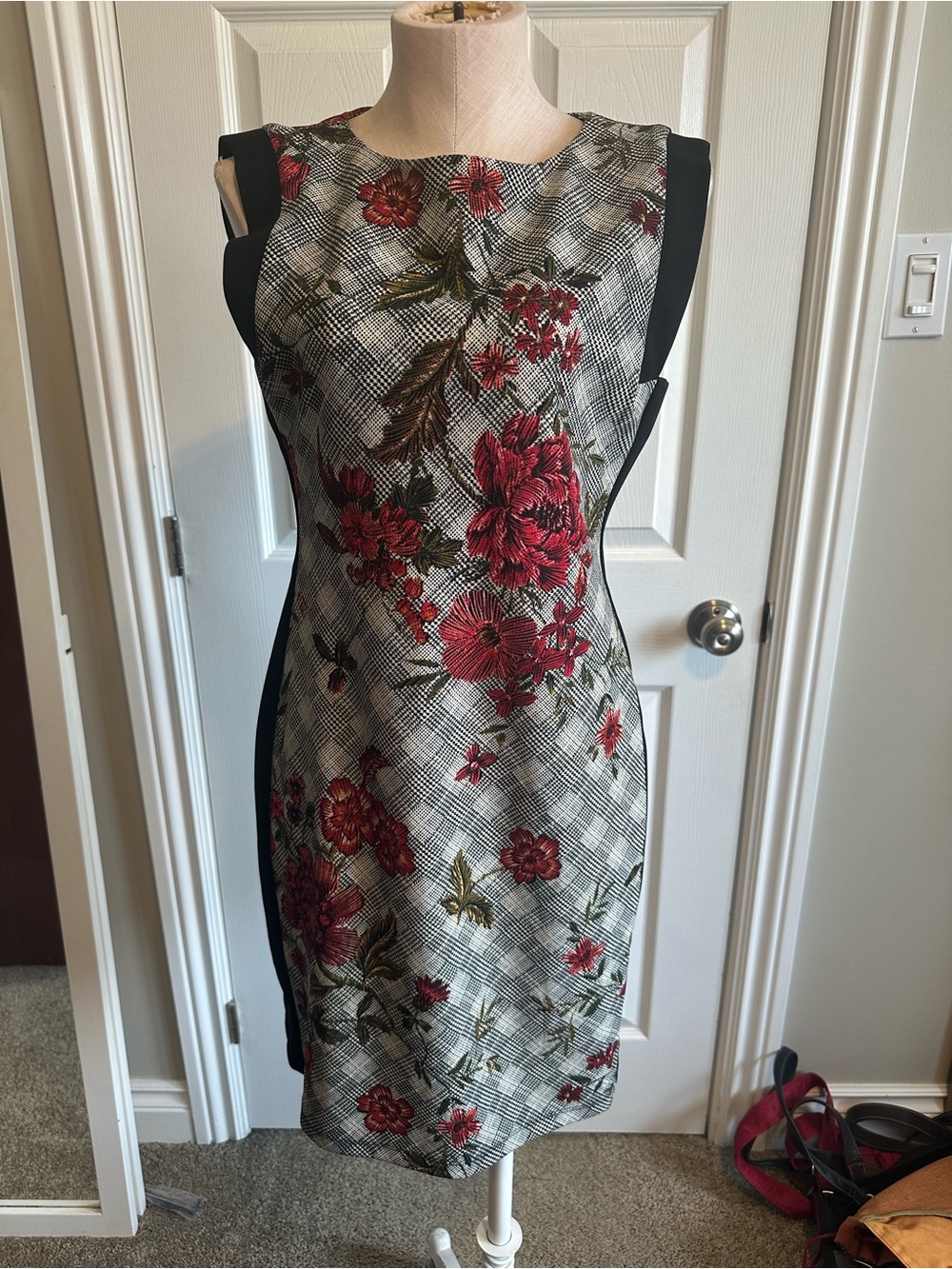 Cleo Petites Floral Plaid Sheath Dress in Red and Black size 8